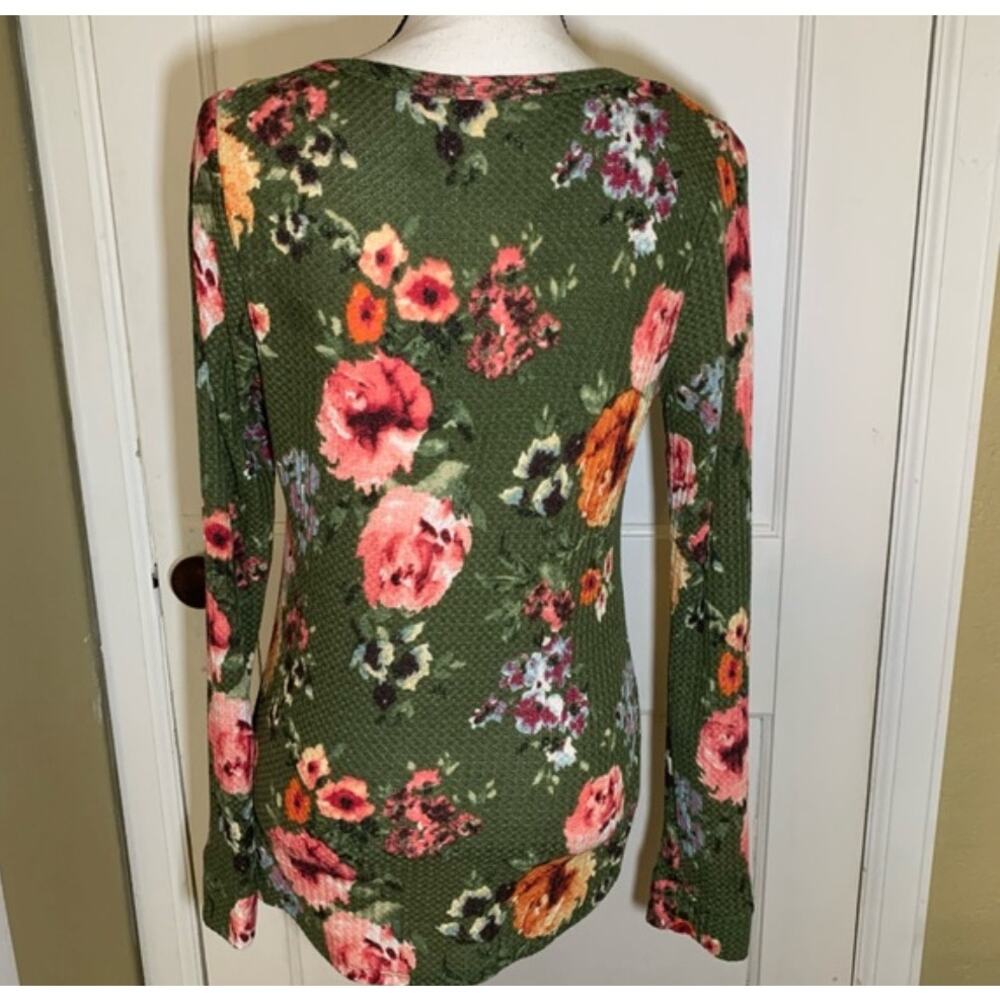 Green Pink Floral Print Waffle Knit Long Sleeve V-Neck Top Women’s Size Large - Picture 2 of 10